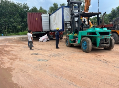 Đóng rút container tại KCN VSIP II – Dự án thực hiện bởi Xe Nâng Nhân Nghĩa
