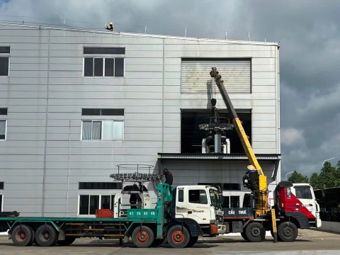 NÂNG HẠ MÁY MÓC TẠI CHƠN THÀNH, BÌNH PHƯỚC – GIẢI PHÁP AN TOÀN, HIỆU QUẢ