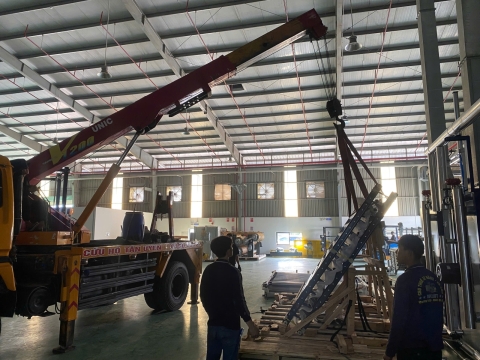 NÂNG HẠ MÁY MÓC TẠI CHƠN THÀNH, BÌNH PHƯỚC – GIẢI PHÁP AN TOÀN, HIỆU QUẢ