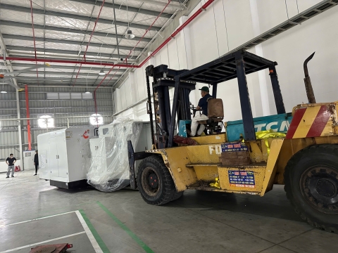 LƯU Ý KHI LÁI XE NÂNG LƯU THÔNG NGOÀI ĐƯỜNG: 10 NGUYÊN TẮC AN TOÀN CẦN BIẾT