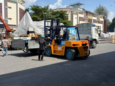 Dự án nâng cẩu hàng hóa cho công ty tại Bến Cát, Bình Dương