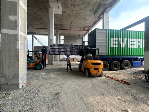 Đóng rút container tại KCN VSIP II – Dự án thực hiện bởi Xe Nâng Nhân Nghĩa
