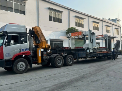 Đóng rút container tại KCN VSIP II – Dự án thực hiện bởi Xe Nâng Nhân Nghĩa