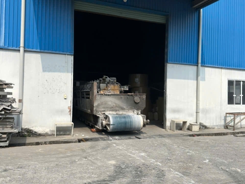 Đóng rút container tại KCN VSIP II – Dự án thực hiện bởi Xe Nâng Nhân Nghĩa