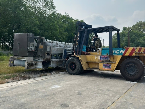 Đóng rút container tại KCN VSIP II – Dự án thực hiện bởi Xe Nâng Nhân Nghĩa