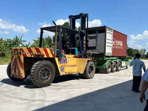 Đóng rút container giá rẻ 24h tại Bình Dương
