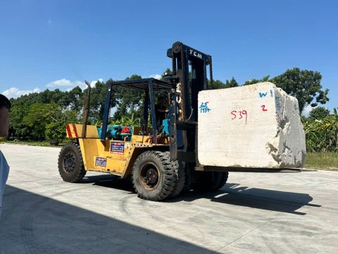Đóng rút container giá rẻ 24h tại Bình Dương
