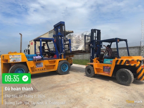 Đóng rút container giá rẻ 24h tại Bình Dương