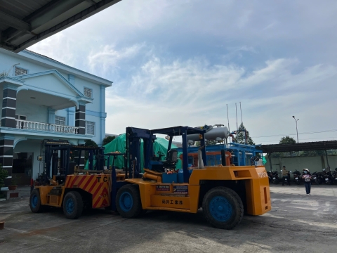 Nâng hạ và vận chuyển máy móc công nghiệp 24h tại Bình Dương