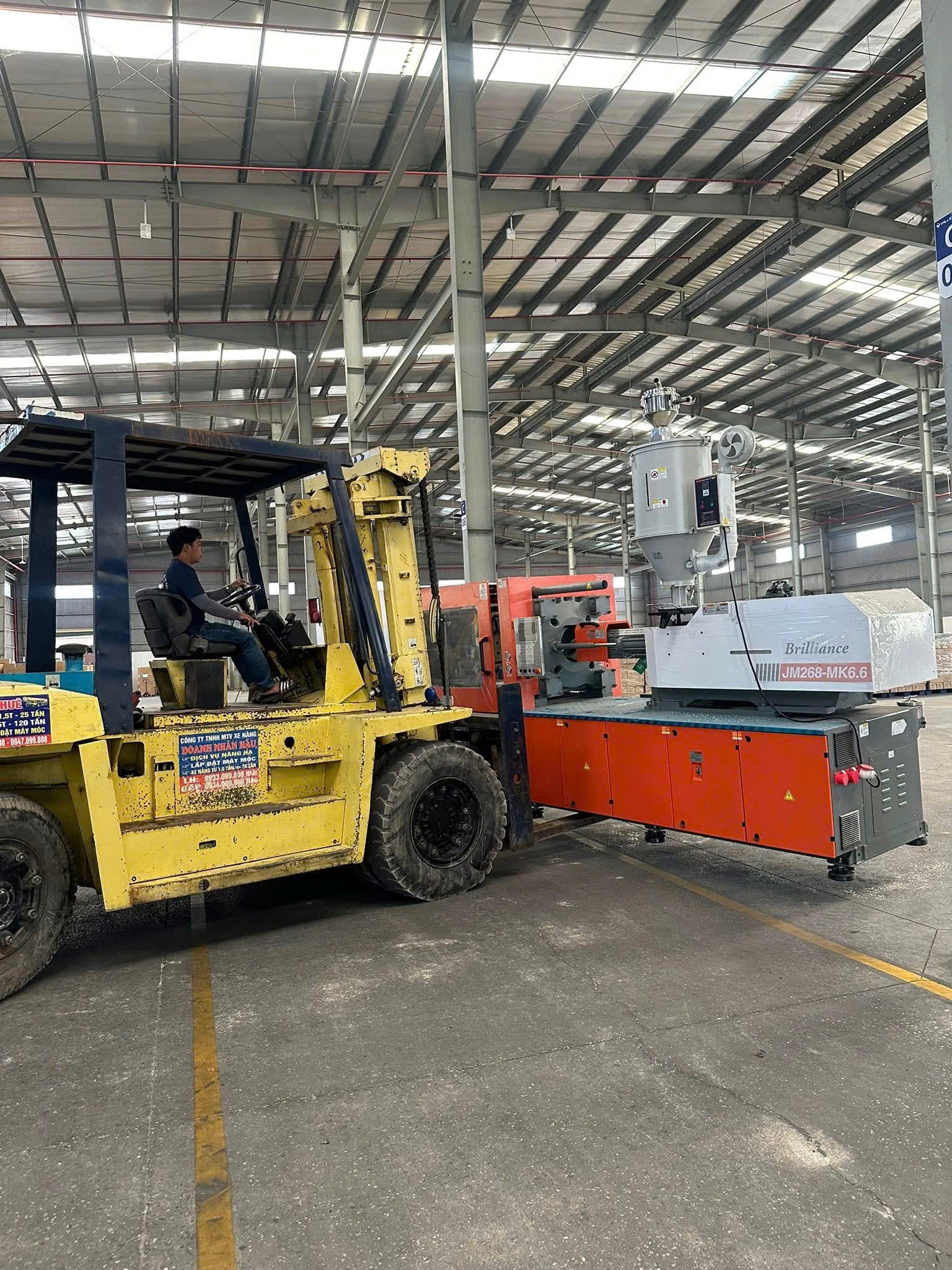 nâng cẩu bến cát